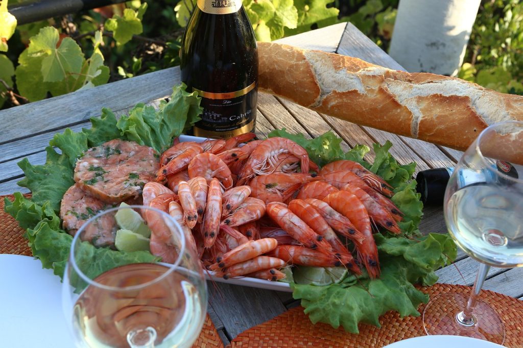 prawns, pilselv shrimp, flute, wine, served, food, eat, taste, side dish, fish, nature, delicacy, appetizing, specialty, fun