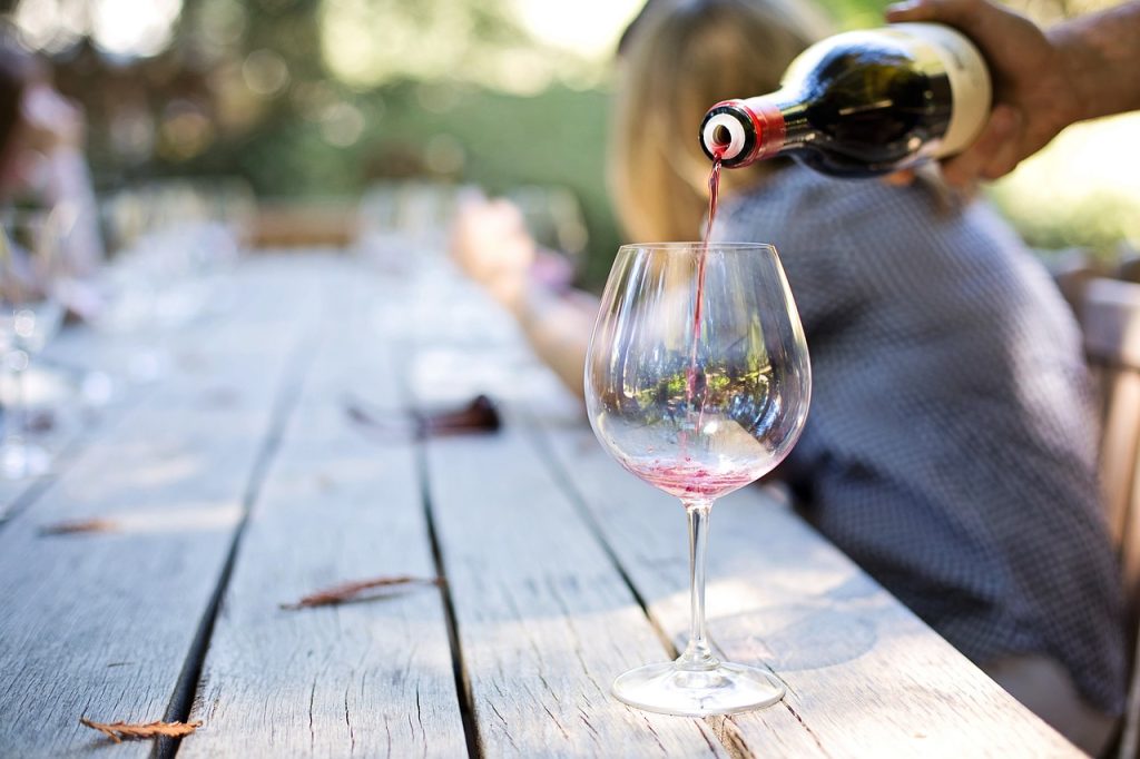 wine, windows wallpaper, glass, wallpaper 4k, full hd wallpaper, drink, mac wallpaper, laptop wallpaper, tasting, cool backgrounds, hand, free background, desktop backgrounds, hd wallpaper, pouring, dinner, wine tour, free wallpaper, wallpaper hd, 4k wallpaper, wine tasting, beautiful wallpaper, wineglass, 4k wallpaper 1920x1080, party, celebration, wallpaper